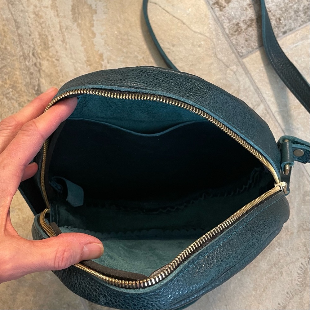 Portland Leather Goods Lagoon Large Circle EUC - Picture 3 of 5